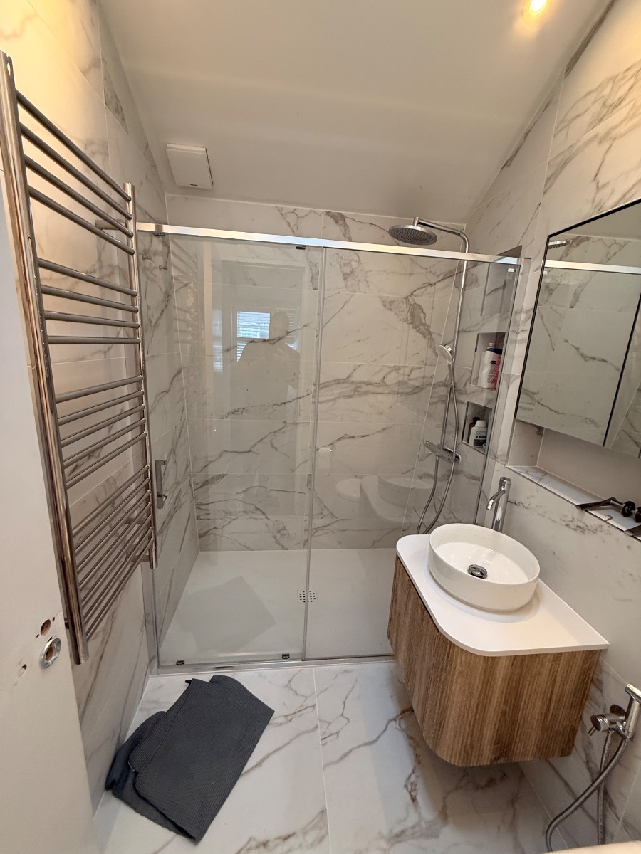Bathroom Fitter: Image 1